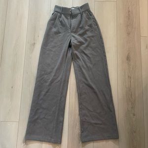 Wide-Leg Trouser Pant
